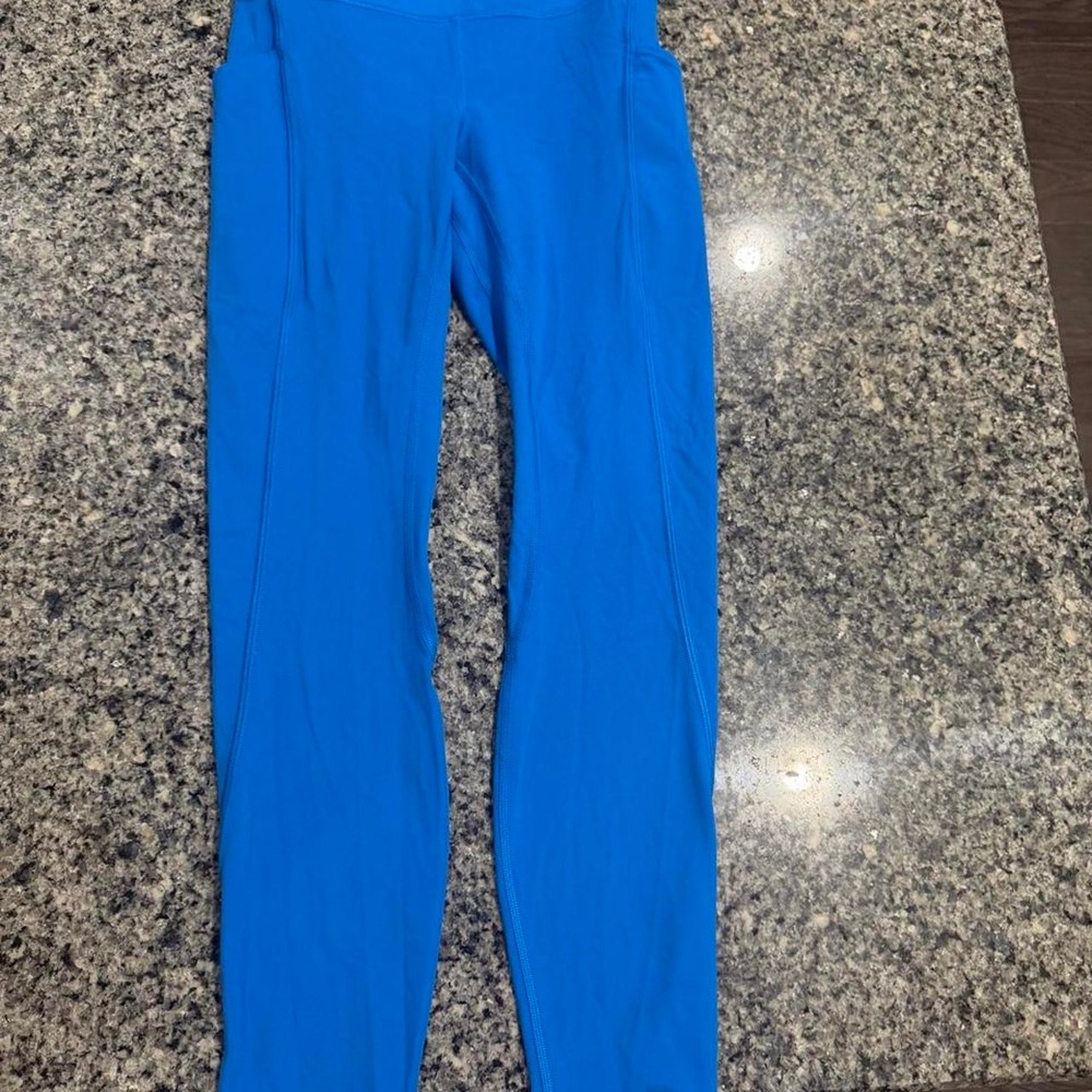 Lululemon Align High-Rise Pant with Pockets 25"
Poolside